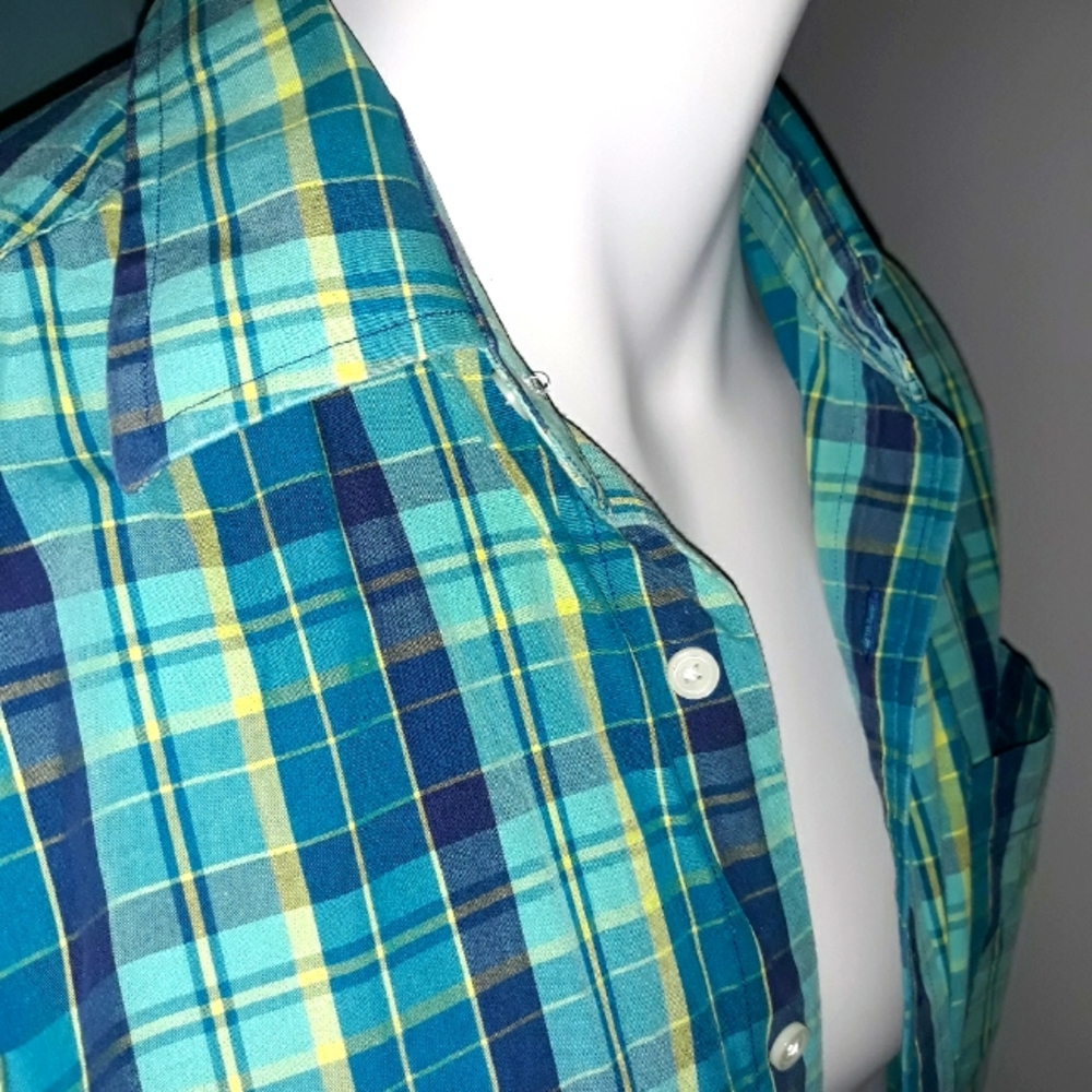 Banana Republic mens green and blue cotton plaid shirt. Small